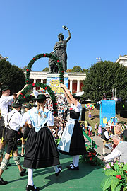 Trachten-Tanz Jugendtanzgruppe Chiemgauer München (©Foto: Martin Schmitz)